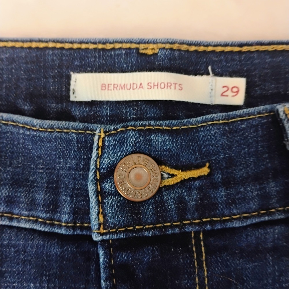 Levi Strauss Womens Bermuda Shorts Dark Wash Denim Stretch Size 29 Indigo X - Picture 5 of 6